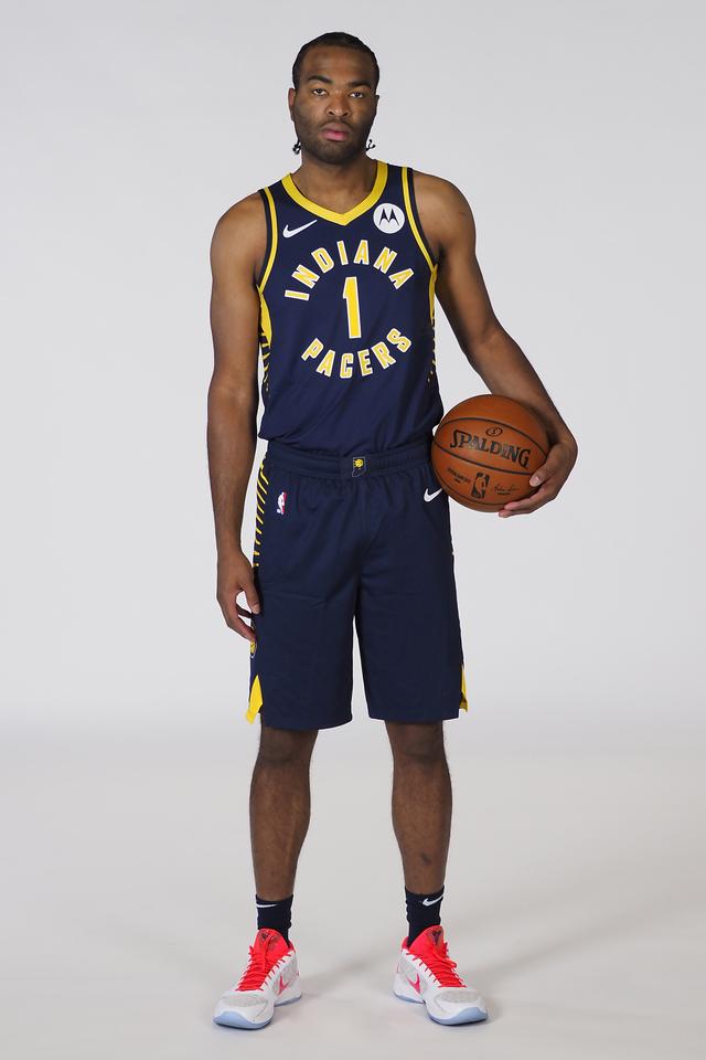 球员传递明 球员传递明